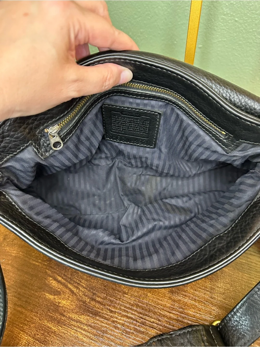Vintage Coach 4928 Black Pebbled Leather Messenger Crossbody Bag 1997 Costa Rica